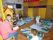 Čtení s babičkou ve školce